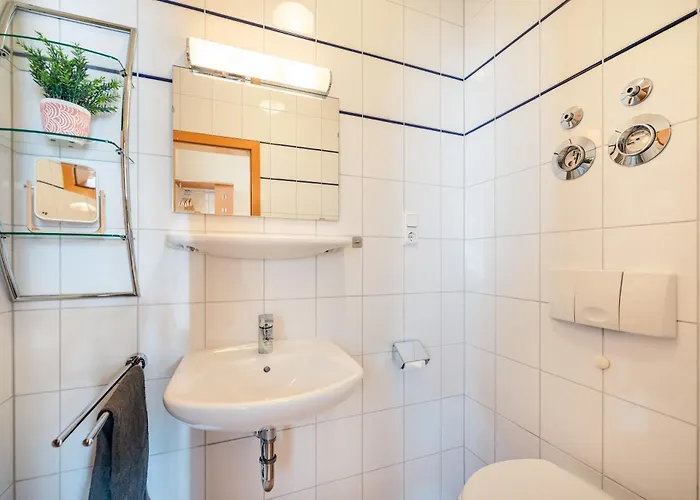 Apartament Hildegard 8 *